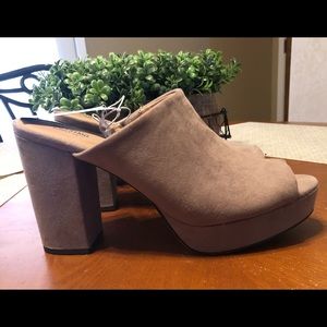 Mossimo suede peep toe heels
